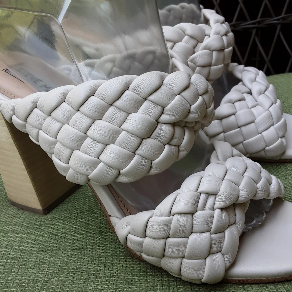 Steve Madden Twisted Braided Faux Leather Sandal Size 9M.